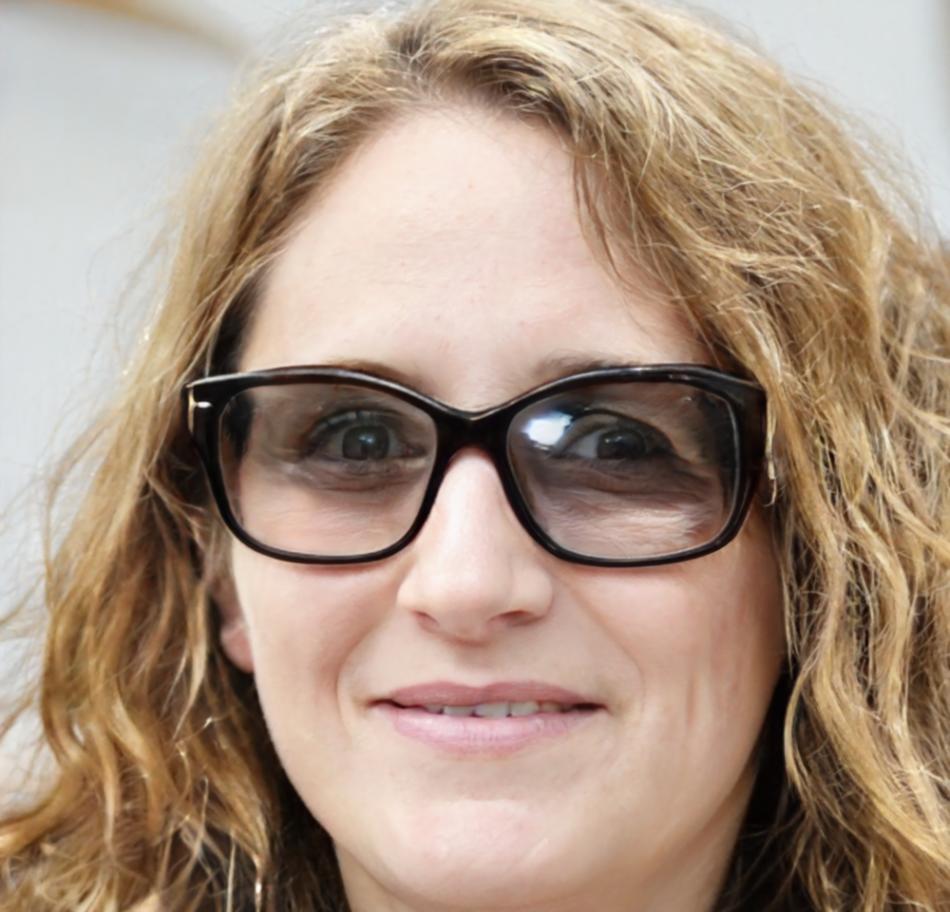 Portrait of Sienna Blackwood, financial education specialist